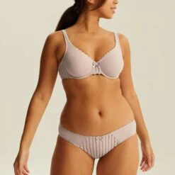 Slip Beige Noisette Stockholm 9 Slip Beige Noisette Stockholm -BESTFORM BOUTIQUE BL02446 042 WEB 31