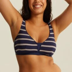 Haut De Maillot Sans Armatures Marine Précieux TAVOLARA -BESTFORM BOUTIQUE CS21103 A27 WEB 11 f9618fab 8b05 458b be68 0583f34352c3